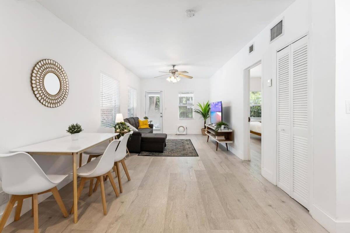 Dreamy 1-Bedroom Apt Walking Distance To Las Olas フォート・ローダーデール エクステリア 写真