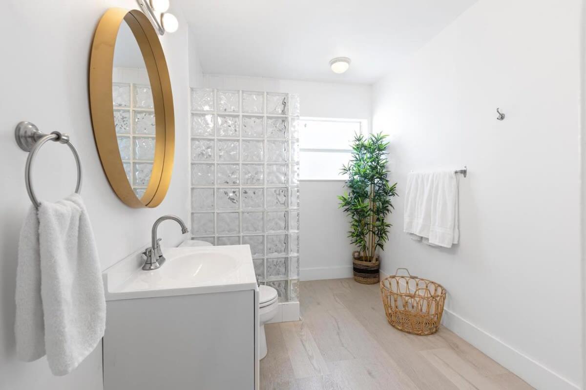Dreamy 1-Bedroom Apt Walking Distance To Las Olas フォート・ローダーデール エクステリア 写真
